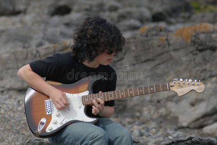 青少年吉他手
