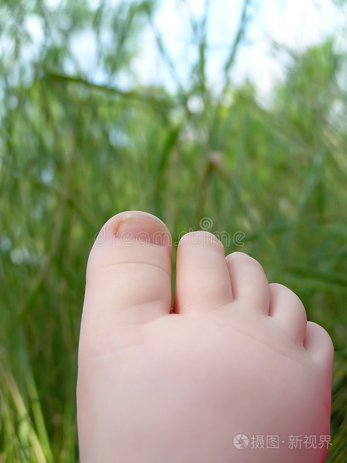 婴儿的腿.夏天,休息.照片-正版商用图片0hq2se-摄图新视界