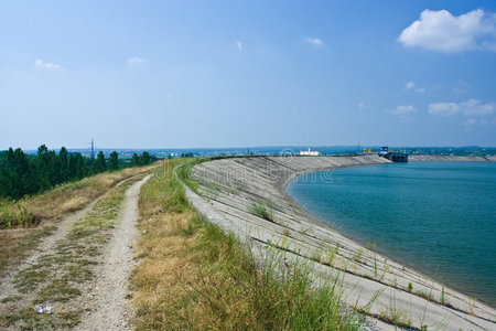 湖泊和水坝