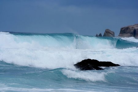 海啸暴雨,巨浪,海啸特写.照片