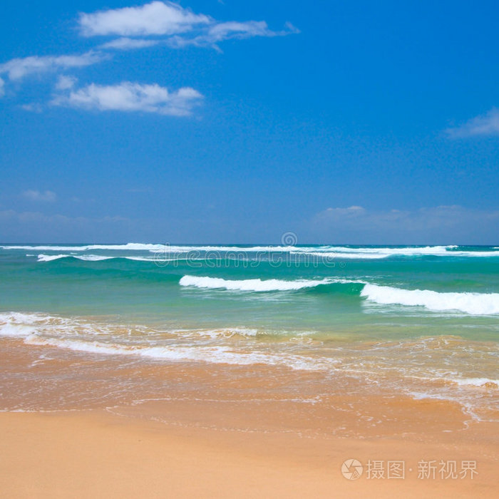 宁静的海滩景色