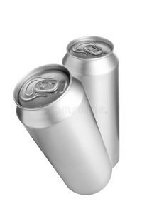 两个铝制啤酒罐