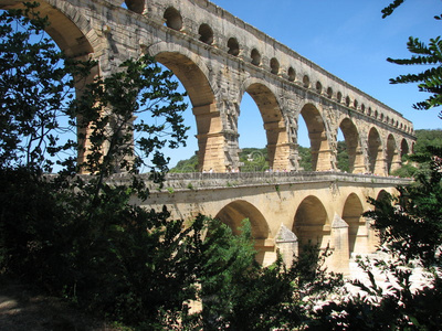 拱形的桥只图片