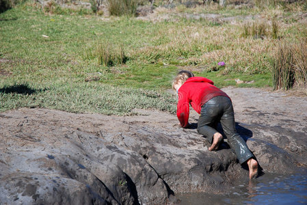 发挥地面爬架图片-发挥地面爬架素材-发挥地面爬架插画-摄图新视界
