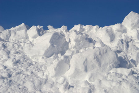 雪堆边坡图片-雪堆边坡素材-雪堆边坡插画-摄图新视界