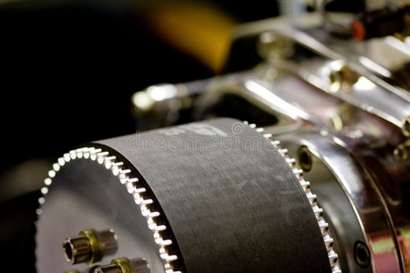 汽车皮带汽车发动机皮带轮照片