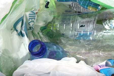 回收塑料垃圾