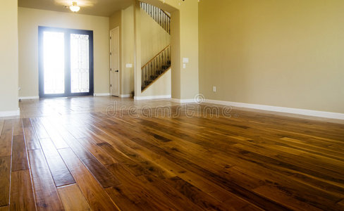 新家的硬木地板