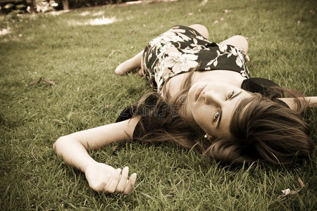 悲伤感性的图片-悲伤感性的素材-悲伤感性的插画-摄图新视界