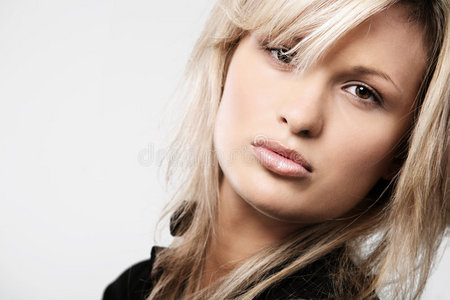 闭合的嘴唇图片