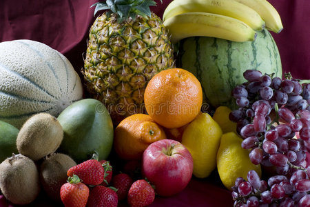 一盘切好的西瓜图片-一盘切好的西瓜素材-一盘切好的西瓜插画-摄图新