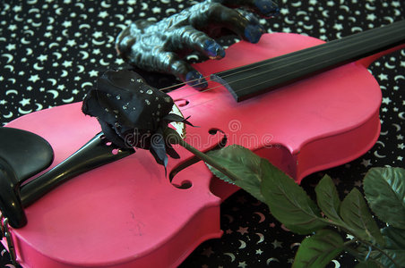 万圣节的粉红色小提琴