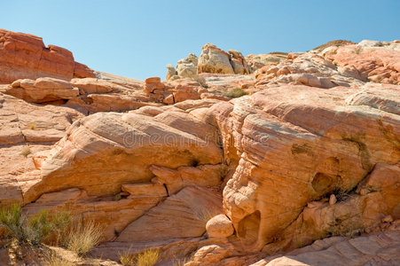 沙漠中的岩层
