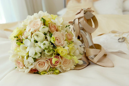 结婚花和鞋子