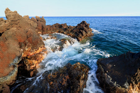 夏威夷岩石海滩