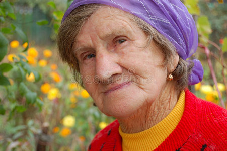 妈妈外婆图片-妈妈外婆素材-妈妈外婆插画-摄图新视界