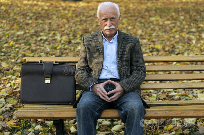 公园里的祖父画像