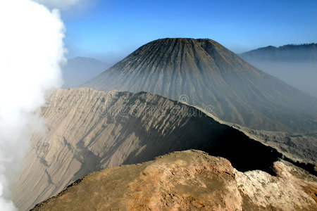 火山口图片