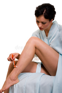 刮腿毛的女人图片