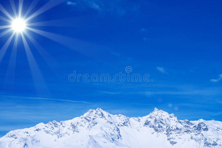 冬季景观群山蓝天