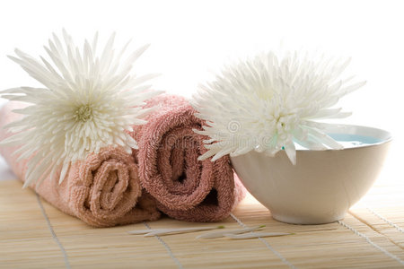 毛巾和白花