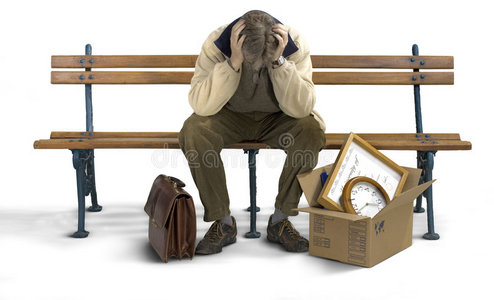 坐在长凳上的伤心人照片