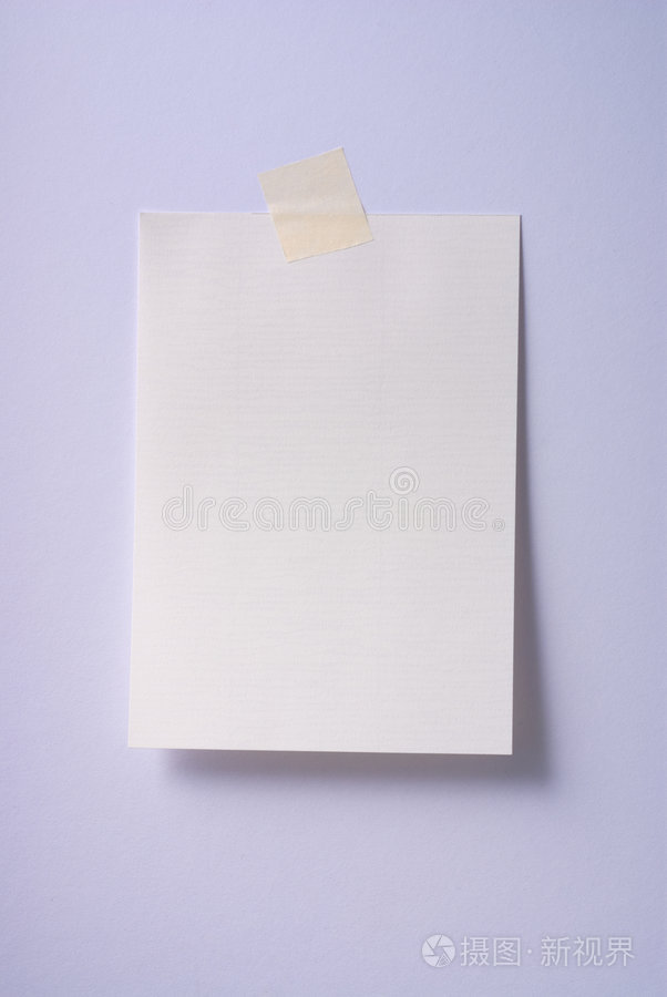 淡紫色上的白色空白音符