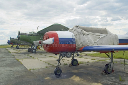 yak52和an52飞机