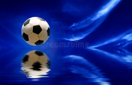 世界足球概念足球和天空