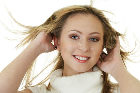 留着飞散头发的漂亮女人照片