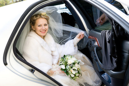新娘婚车 抱着图片