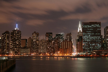 曼哈顿市中心的夜空