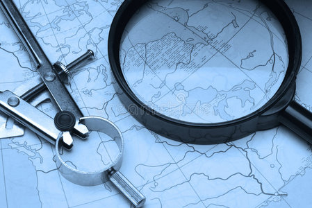 放大镜,分镜和地图照片