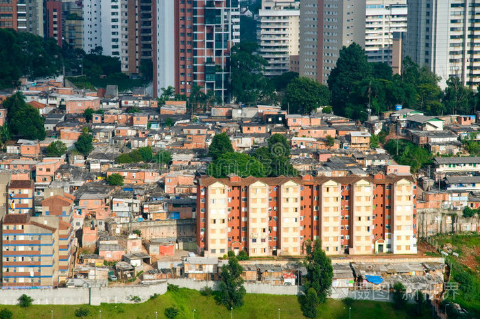 贫民区晚上的贫民窟巴西小镇西班牙城市建筑景观巴西利亚贫民窟哥伦比