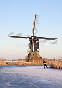 荷兰古代风车图片