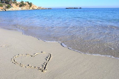爱心海洋沙滩爱心照片