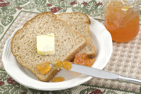 桃酱黄油全麦面包图片