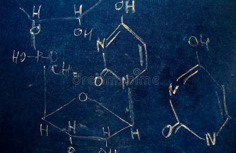 黑板上的公式图片