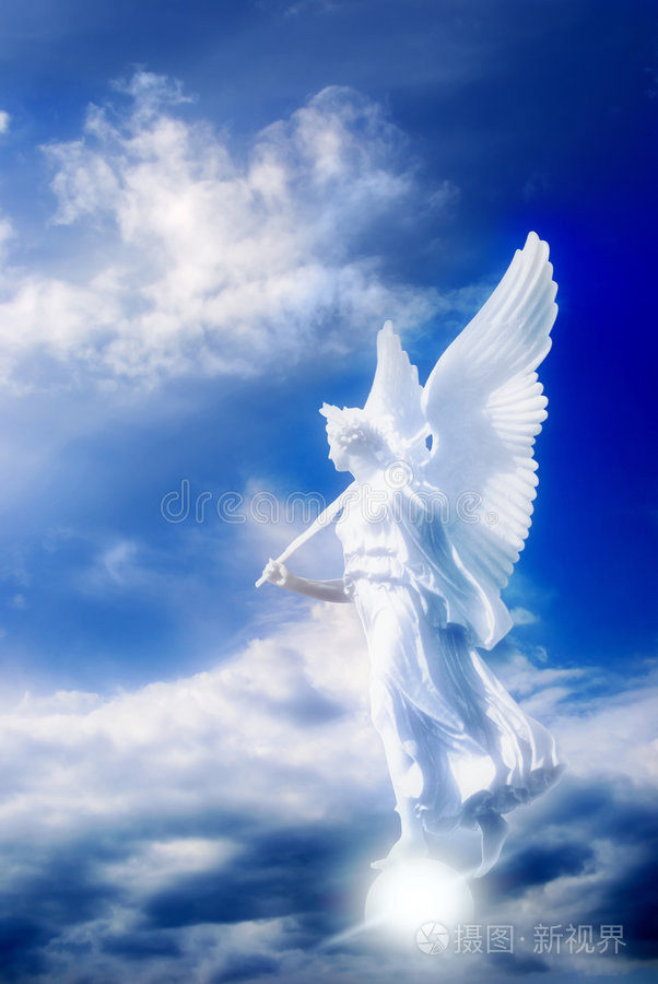 神圣天空中的天使照片-正版商用图片0i9n36-摄图新视界
