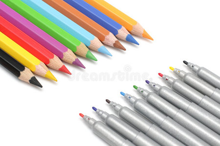 彩色铅笔和记号笔