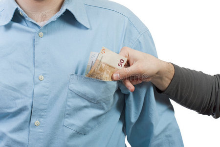 玫瑰花盒里放钱把钱放进口袋照片