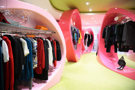全国连锁时装服装店有哪些,全国连锁时装服装店有哪些牌子