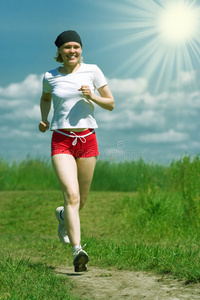 路上奔跑的运动女子