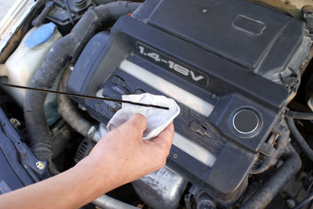 的管道室外水龙头漏水检查机油管道泄漏图标旧机油滤清器脏污浇注的