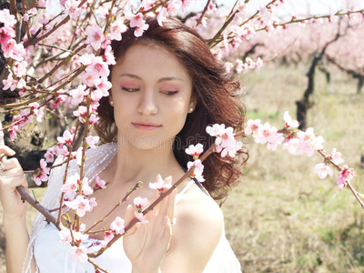 花园里的女孩