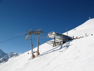 滑雪升降机图片