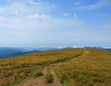 山间小路图片