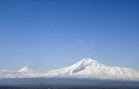 阿拉加茨山