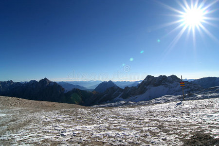 德国祖斯皮茨雪山。