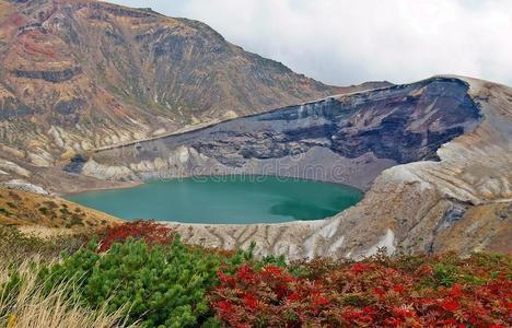 公吨 火山 日本 旅游业 秋天 冈山 旅行者 陨石坑 风景